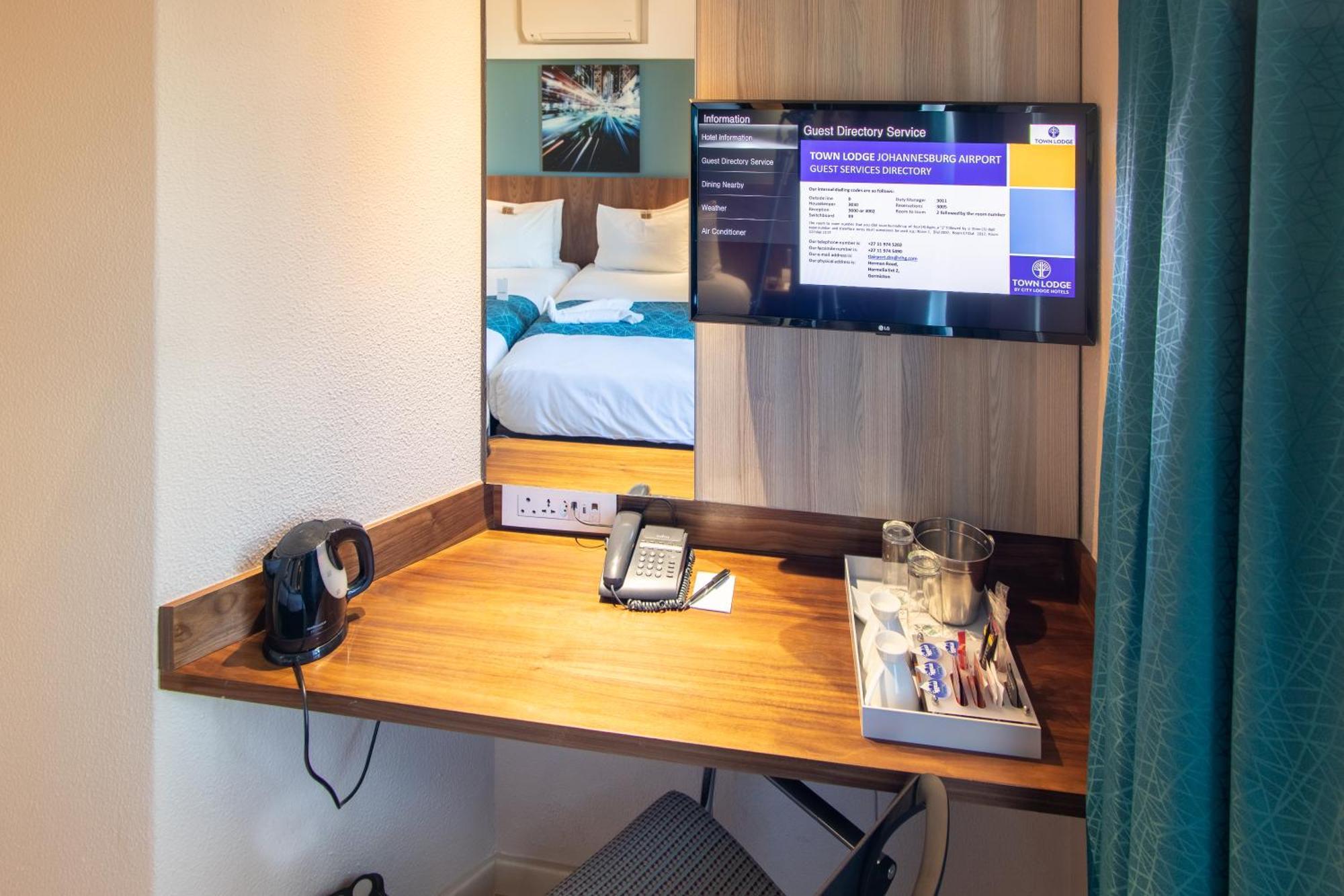 ทาวน์ ลอดจ์ โยฮันเนสเบิร์ก แอร์พอร์ต Hotel เคมป์ตัน พาร์ค ห้อง รูปภาพ